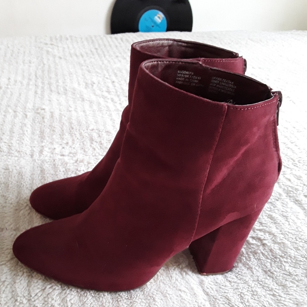 Boots - Picture 3 of 4